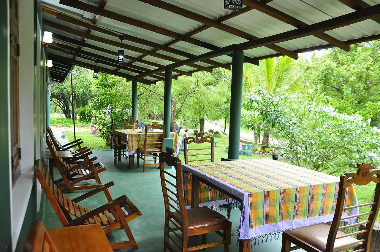 Rock Lake Home Stay Sigiriya Alloggio in famiglia