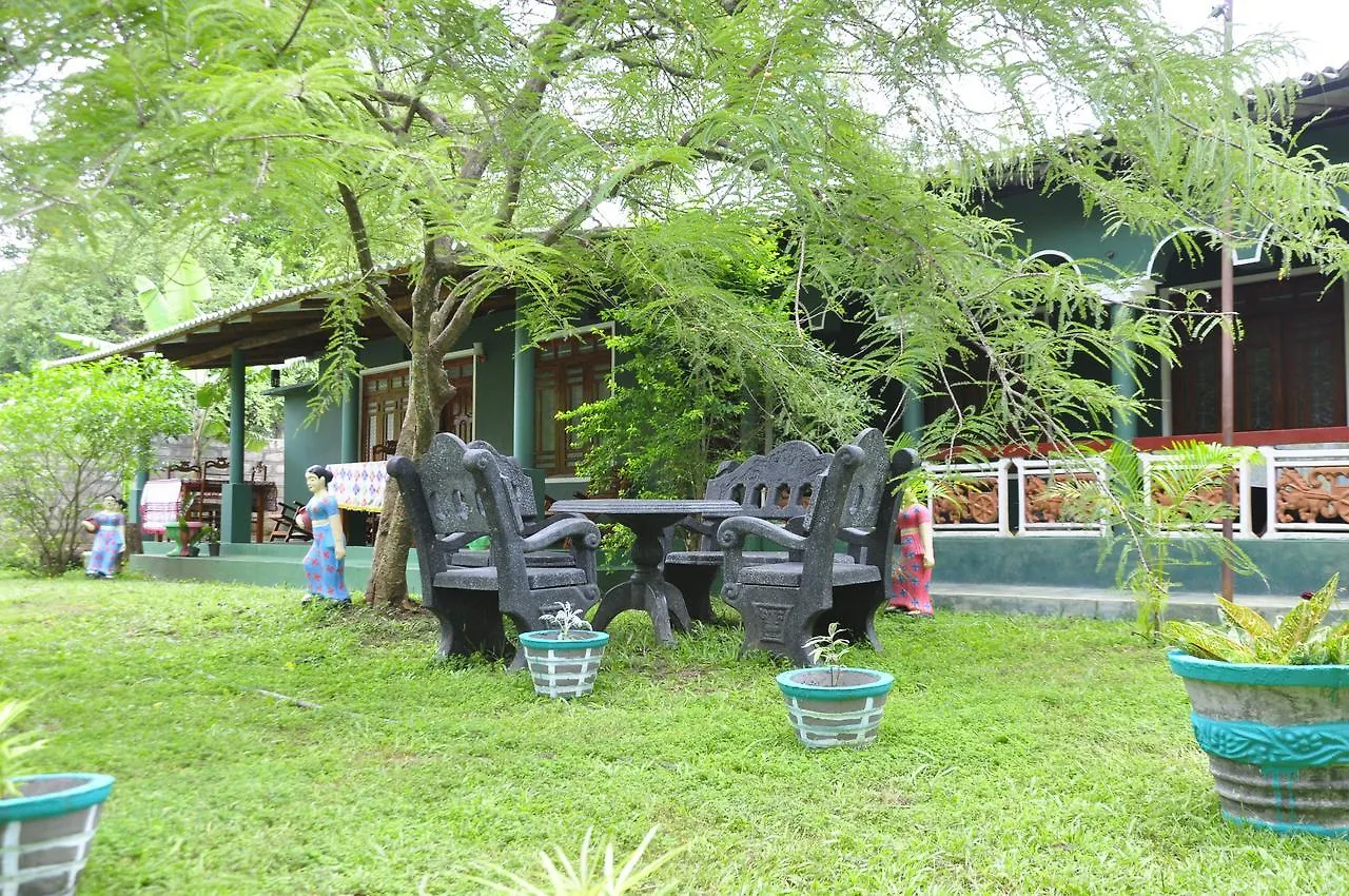 Rock Lake Home Stay Sigiriya Alloggio in famiglia